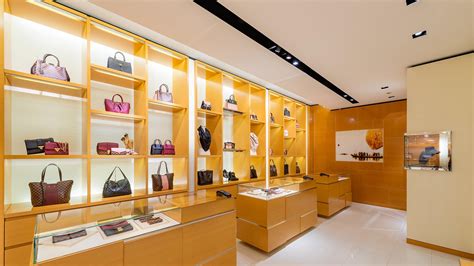 buying louis vuitton in rome|louis vuitton rome prices.